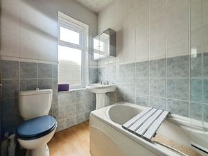 Bathroom - click for photo gallery